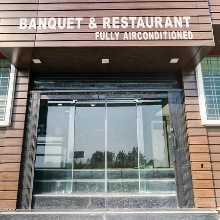 Oyo Flagship 83121 Hotel Rose Vip Saharanpur Extérieur photo