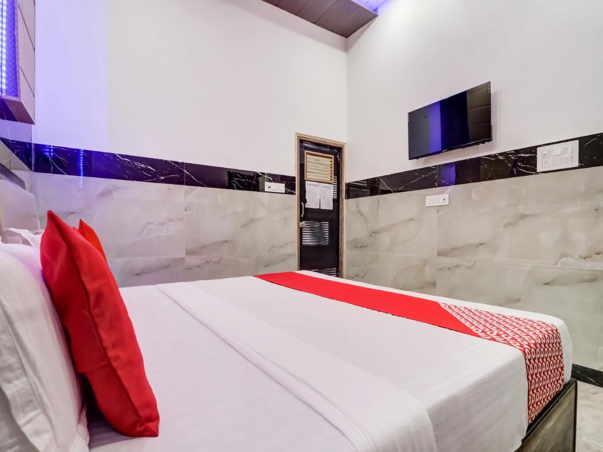 Oyo Flagship 83121 Hotel Rose Vip Saharanpur Extérieur photo