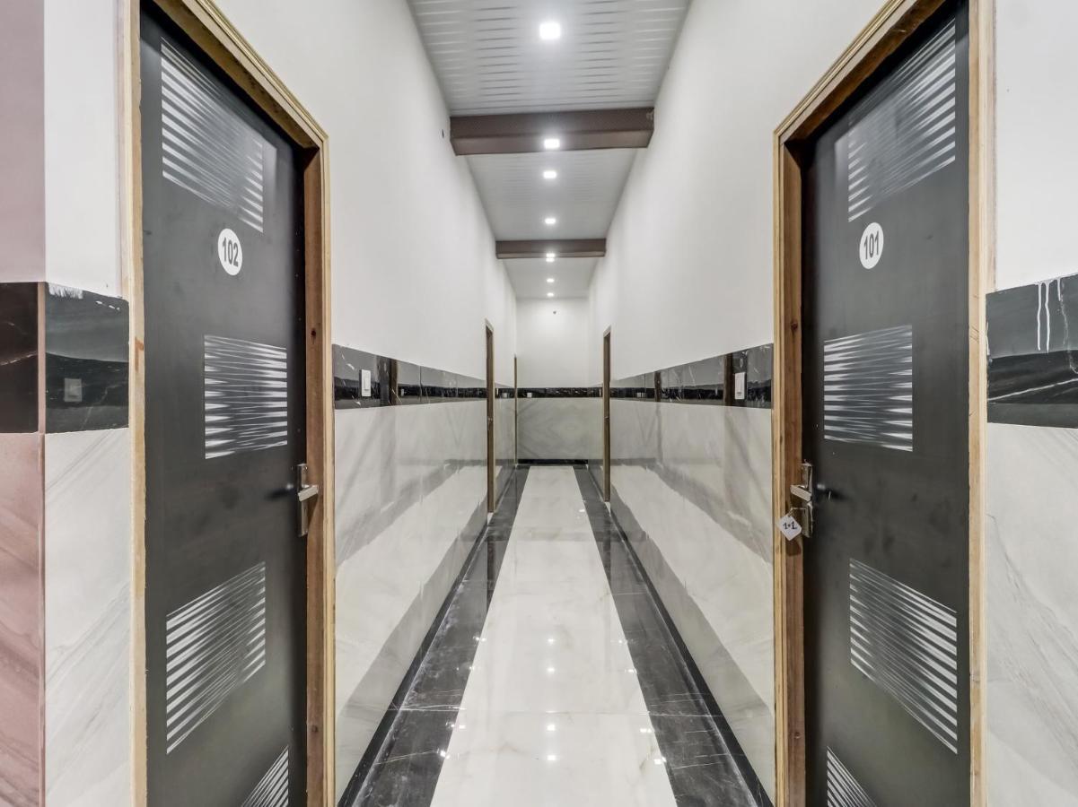 Oyo Flagship 83121 Hotel Rose Vip Saharanpur Extérieur photo