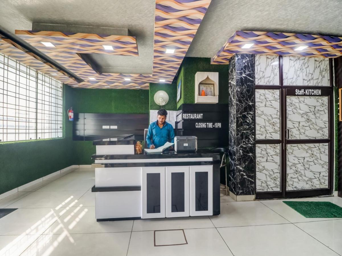 Oyo Flagship 83121 Hotel Rose Vip Saharanpur Extérieur photo