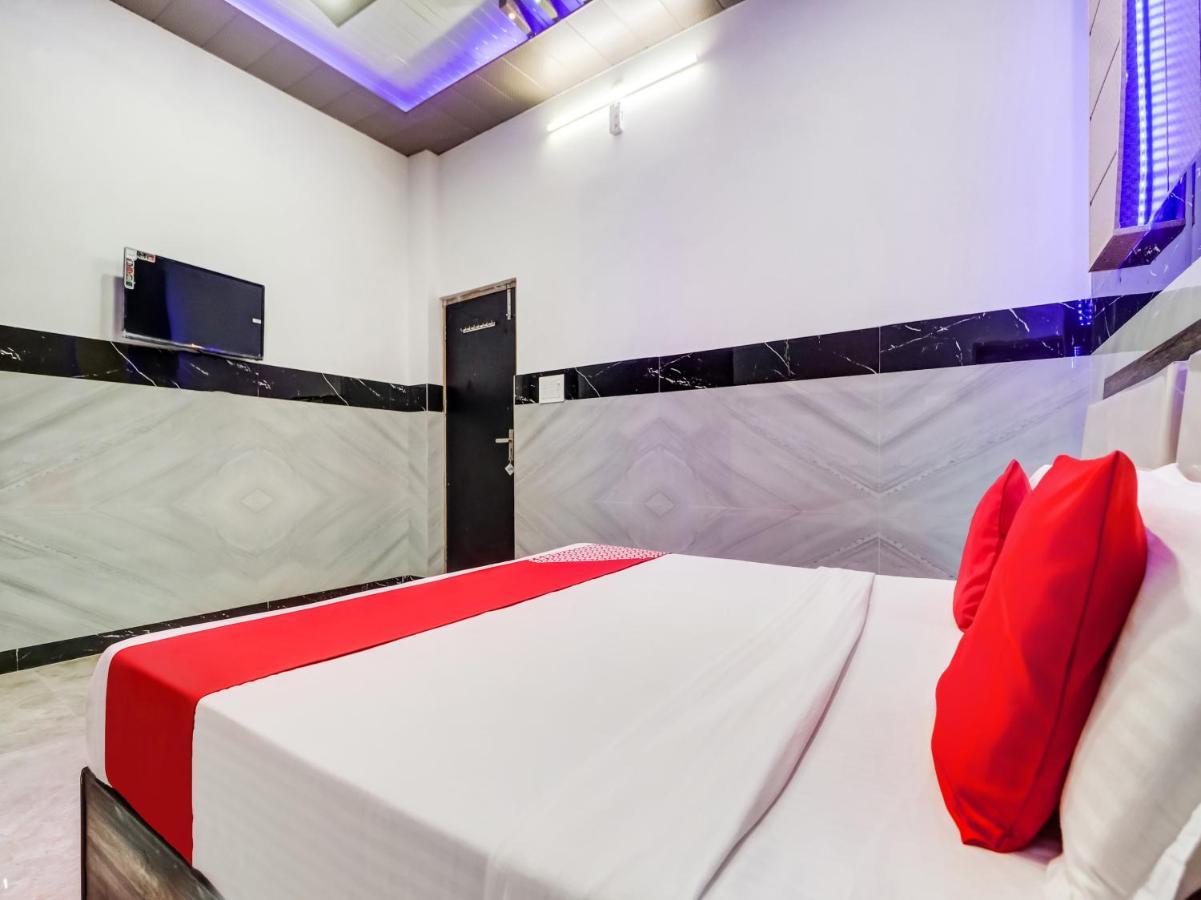 Oyo Flagship 83121 Hotel Rose Vip Saharanpur Extérieur photo