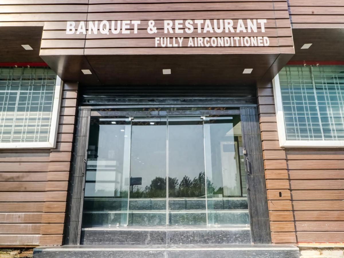 Oyo Flagship 83121 Hotel Rose Vip Saharanpur Extérieur photo